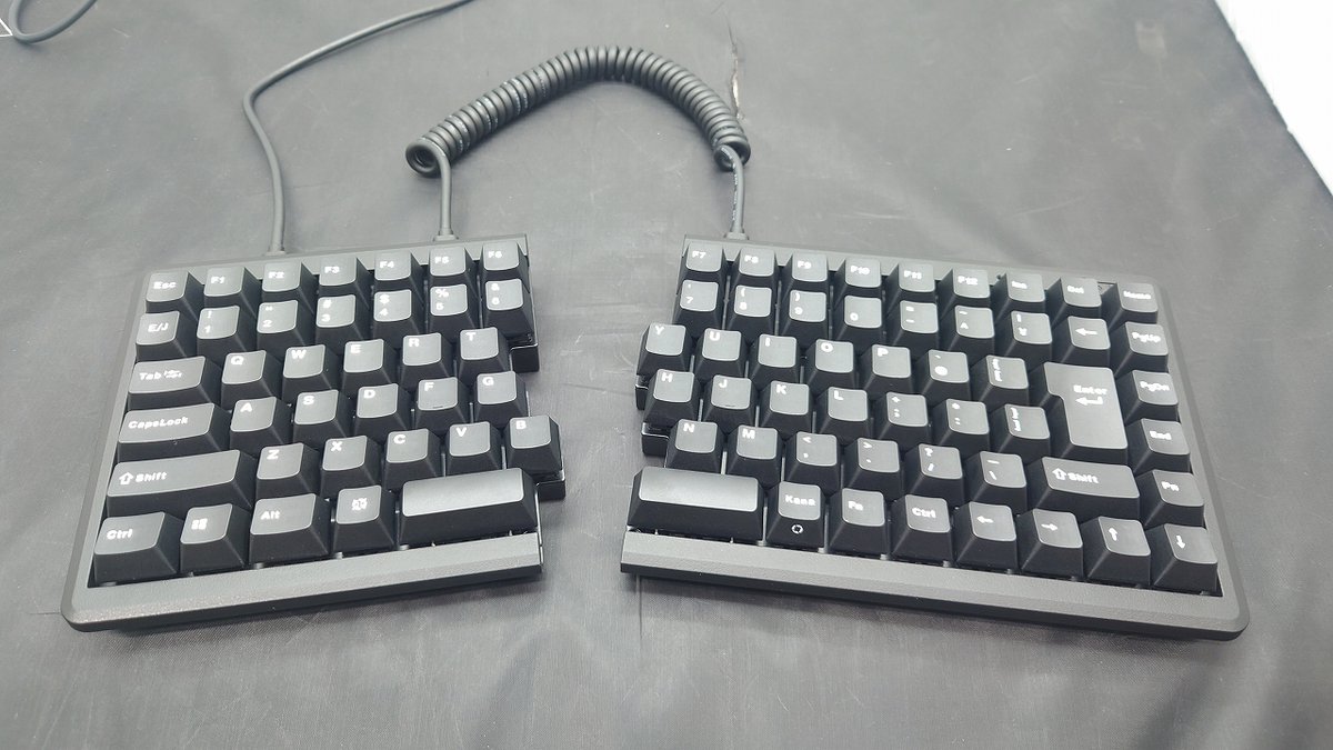 GW_Nagoyaoosu's tweet photo. ⭐️⭐️⭐️入荷情報⭐️⭐️⭐️
Mistel 製 MD770シリーズ左右分離キーボード入荷しました‼️
日本語配列、静音赤軸「MD770-PJPPDBBA1」税込20,680円
日本語配列、茶軸「MD770-BJPPDBBA1」税込19,780円
#Mistel #MD770 #左右分離 #名古屋 #大須 #赤軸 #茶軸 https://t.co/bBDKKlzDtZ