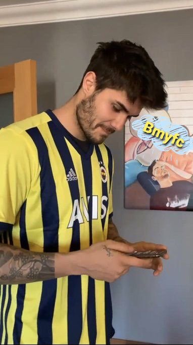 @uyuyorumkes Üstü yok 💛💙