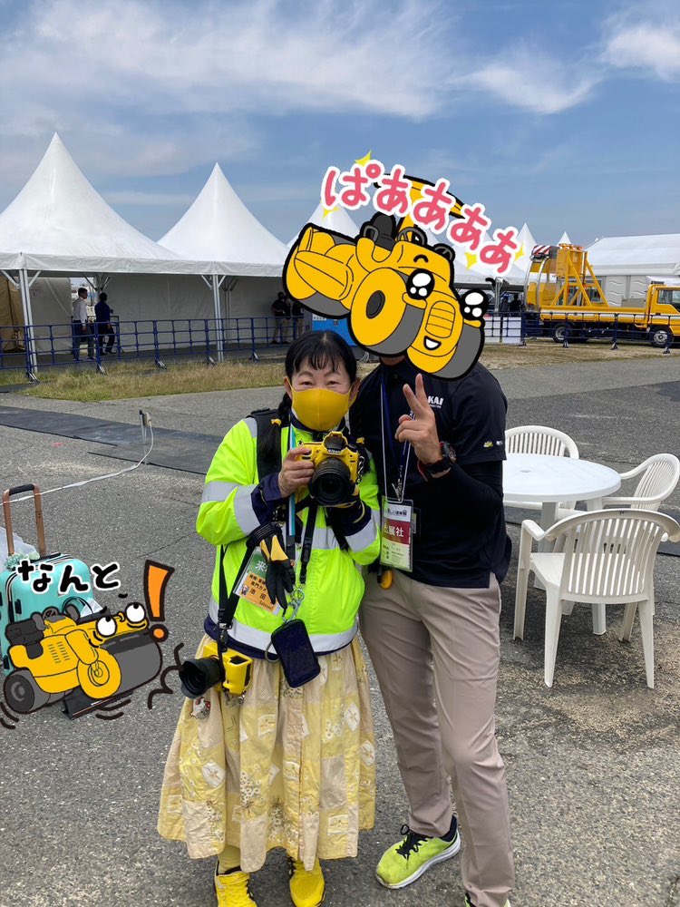 SakaiTokyoJapan's tweet photo. 先日、関西某所の展示会にて
建機カメラマンで有名な
池田智さ��がSAKAIブースに立ち寄ってくれました！

安全装置付Guardmanシリーズを中心に撮影してもらいました！

#建機
#池田智
#カメラマン
#Guardman https://t.co/sdeKfK9JpF
