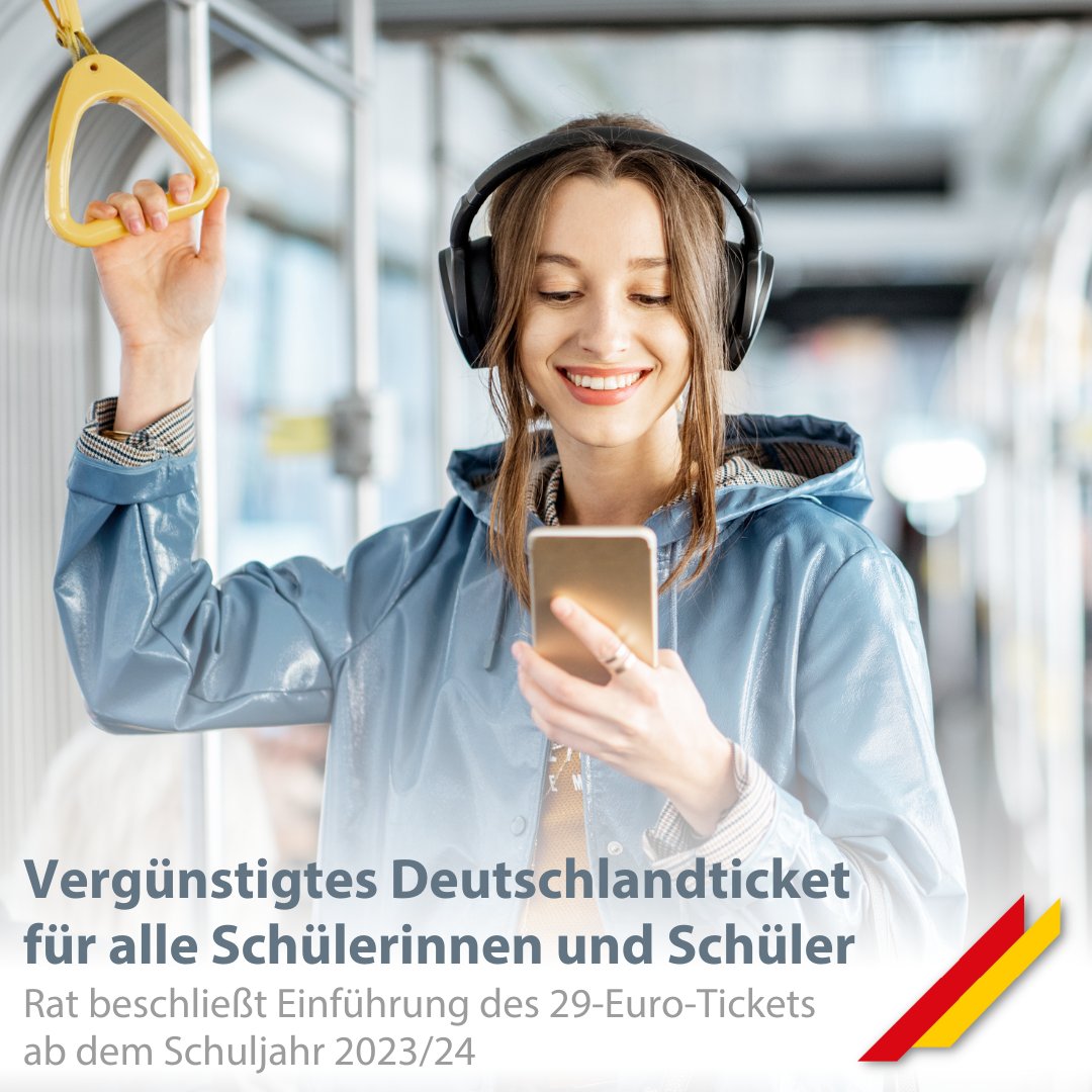 StadtMG's tweet photo. Vergünstigtes #Deutschlandticket für alle Schülerinnen und Schüler 👌🚌🚆#RatMG beschließt Einführung des 29-Euro-Tickets ab dem Schuljahr 2023/24 ➡️https://t.co/sxKbrNsPOR https://t.co/pKQj5lo8jy