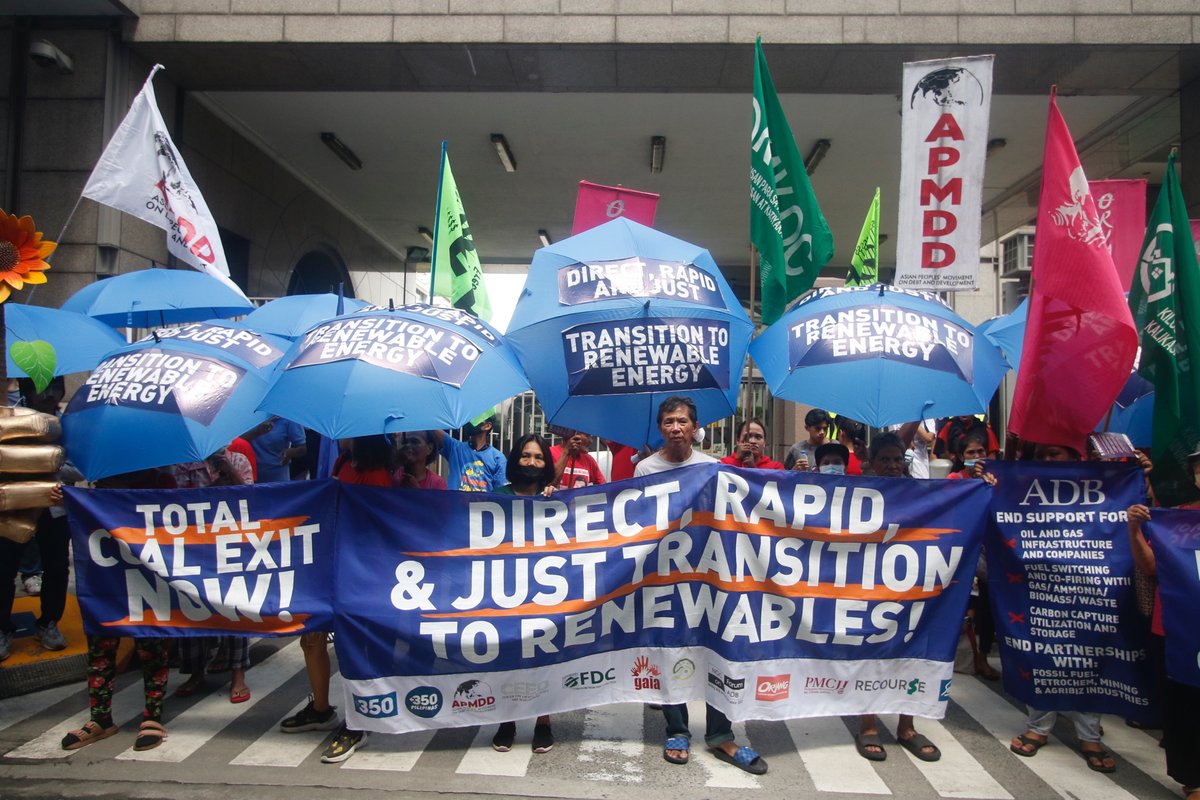 350 Pilipinas joined civil society organizations and communities at ADB headquarters amid 18th Asia Clean Energy Forum (ACEF) being held from June 13th to 16th. They called on the multilateral development bank to commit to an urgent phase-out of support for fossil fuel Photo: AM
