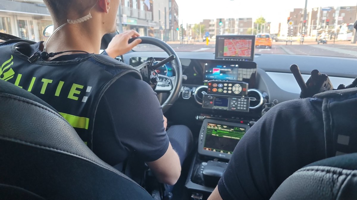 Goedemorgen. Vandaag een noodhulpdienst waarbij we een student mee hebben. We zijn de 31.04 dus rijden in omgeving Velsen. Als we elkaar onderweg treffen dan zal ik ff zwaaien!