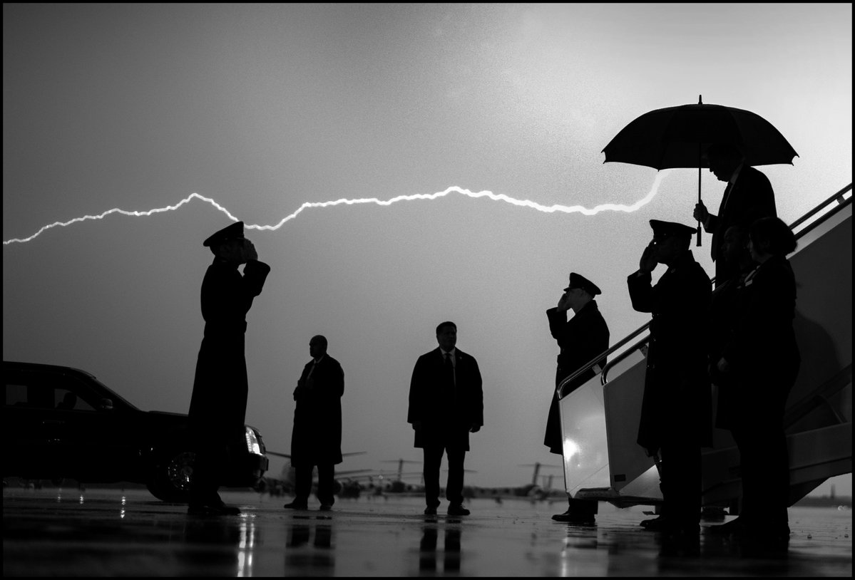 TwinTowerCity's tweet image. THREAD: The Seal is Broken. Pandora's Box is Open.

If President Trump arrested senior Deep State players during his first term, he would have been vilified by the fake news media and Democrats.

They would have accused him of unprecedented persecution of his political opponents.