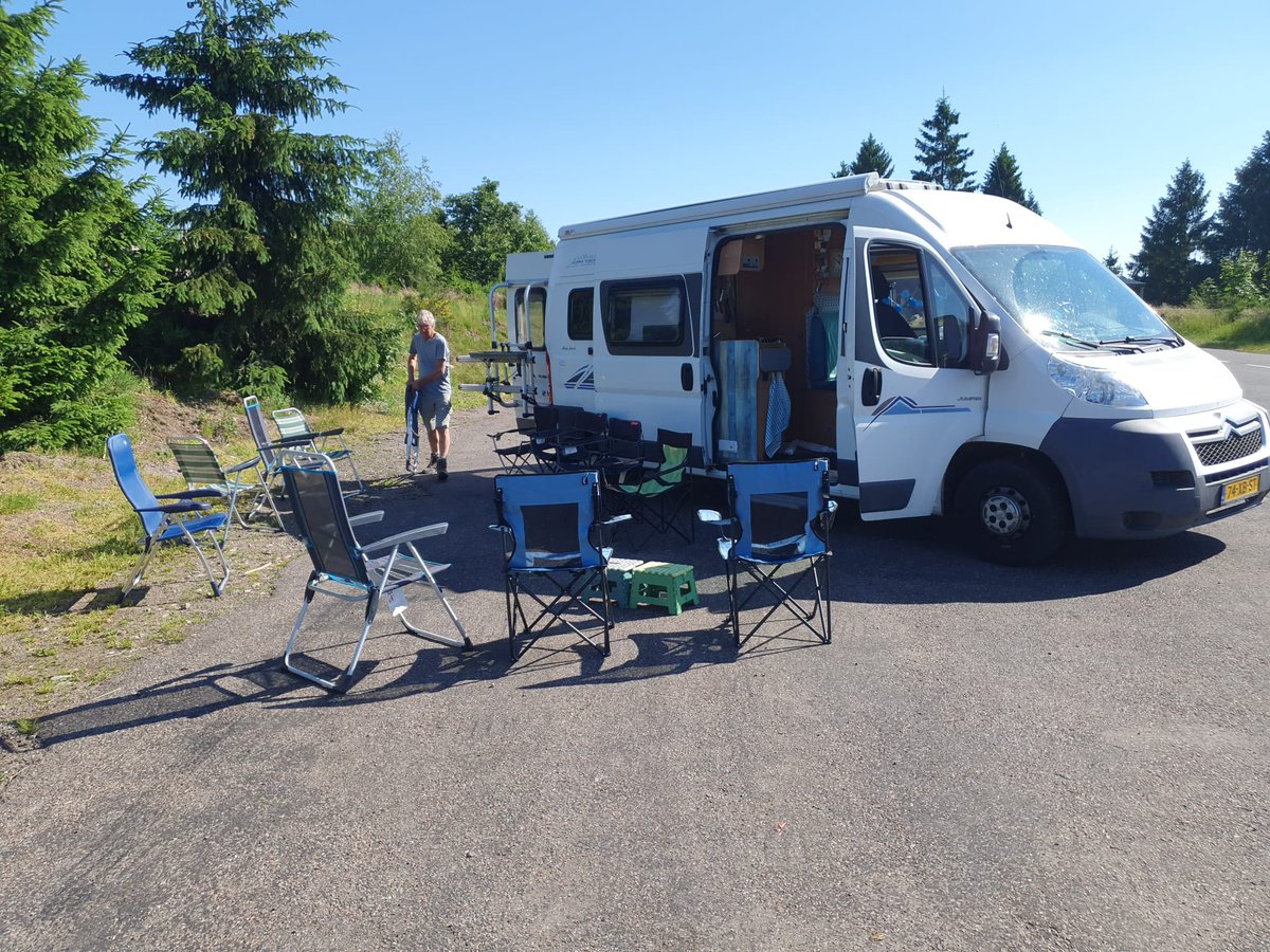 WCWergea's tweet image. Wij hebben het ontbijt net achter de kiezen en maken ons klaar voor de rit van vandaag. Het hoogste punt van de reis, Grand Ballon, tikken wij vandaag uit.