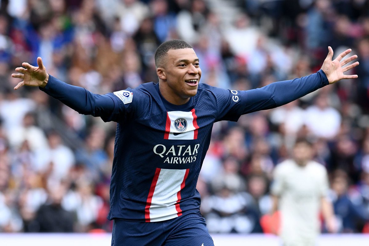 ActuFoot_'s tweet photo. Le PSG veut vendre Kylian Mbappé 🇫🇷 cet été, mais en AUCUN cas au Real Madrid. 

(@ellarguero) https://t.co/YivaUXUmKj