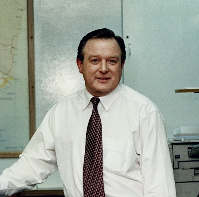 phitchener9's tweet photo. A pic from the archives @9NewsMelb - what era would it have been? 1980s or 90s? #ahmemories #ninenewsmelbourne #tonightat6 #haveichanged #yes #thattie https://t.co/iMyDzD90xM