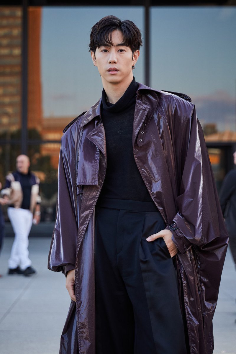 SuchidaJ's tweet photo. หล่อออออออออออ! 😍🥰

MARK TUAN SAINT LAURENT MENS SS24 
#MARKTUANatYSLBerlin 
#MarkTuan_SaintLaurent  
#MarkTuan 
@marktuan 
@YSL https://t.co/USXMDriina