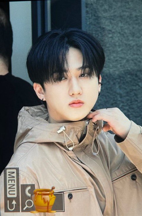 seorecord's tweet photo. changbin looks so amazing today omg...! 

CHANGBIN AT FERRAGAMO
#CHANGBINxFERRAGAMO
@Stray_Kids @Ferragamo https://t.co/ommHXBan5u