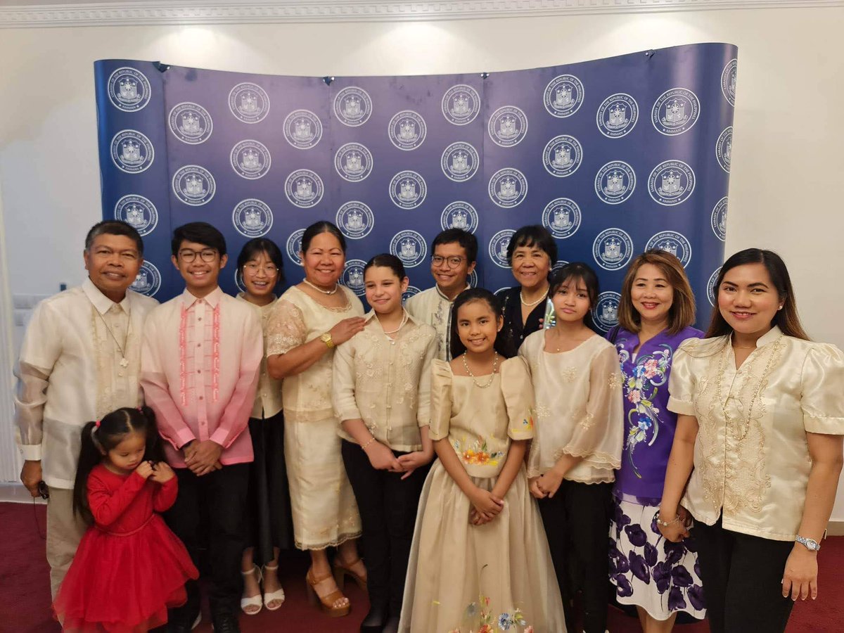 jeromellara's tweet photo. A huge honor to celebrate #PhilippineIndependenceDay with #OverseasFilipinoWorkers in #Jordan. I got to meet H.E. Wilfredo Santos, our new PH Ambassador. And the OFWs threw in a surprise for me as my birthday is also on June 12. Moments of joy for migrants. @susanople @DFAPHL https://t.co/Obv9LrDxTc