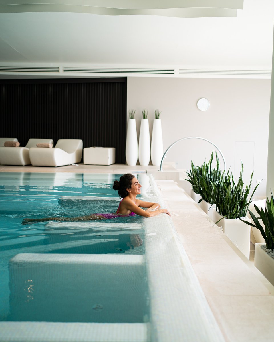 leadingspa's tweet photo. 🌴Genieße ein nie zuvor erlebtes Gefühl der Freiheit im Almar Resort &amp; Spa👉https://t.co/mY4rrxXQg4
📷: @AlmarJesolo 
#leadingspa #leadingsparesorts #almarjesolo #almarresort #luxuryhotel #hotel #resort #hotelammeer #urlaubammeer #sommerurlaub #sommerammeer #meer #pool https://t.co/NDKKyUli5O