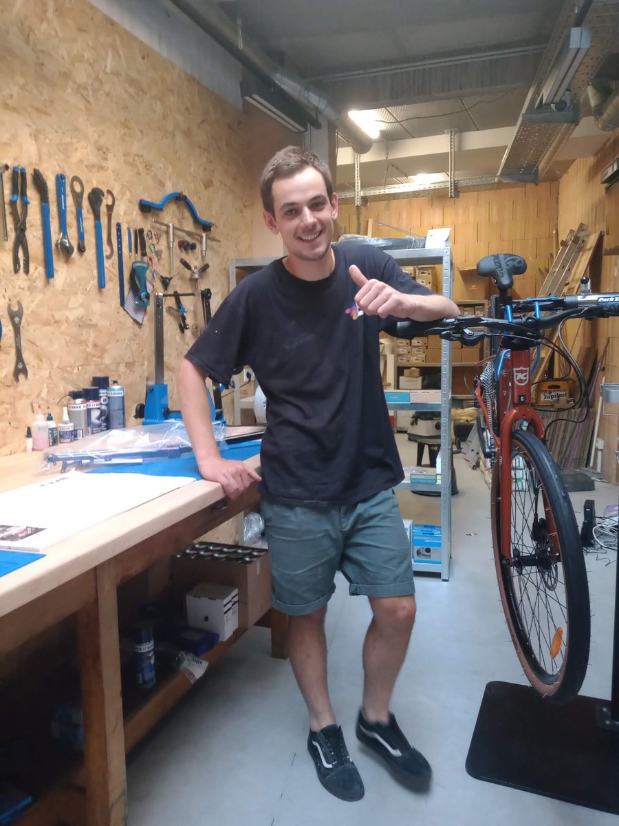 Monspointbike's tweet photo. 📢 Nouvel espace dédié au vélo à #mons 🙊🇵🇪
Pour un café ou un entretien, rdv chez #bkn  ☕🚲 https://t.co/bxQdqWsN0J