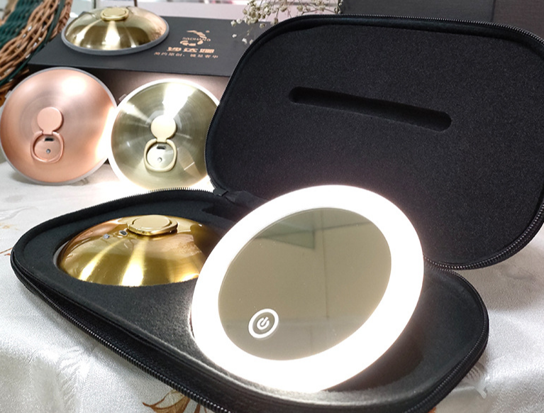 LED pocket mirror for wedding gift, is that your style ?
#floormirror #crystalmirror #diamondmirror
#lightedmirror #cosmeticmirror #dressingmirror #luxurymirror #mirrorlighting
#salonmirror #ledmirrormakeup #ledmirrorlight #makeupmirrorlight