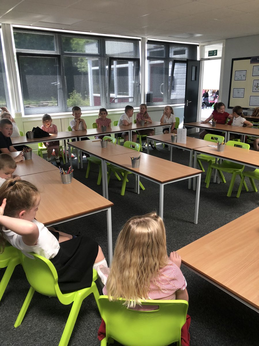 AnParkInfants's tweet image. Another Monday and another circle check in. Well done Class 2 for sharing your thoughts. #relational #childcentred