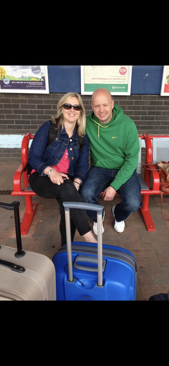 wynnowen's tweet photo. Penblwydd Priodas hapus i chdi @catrinvaughan , caru chdi loads ❤️ amser wedi hedfan,  fel mae'r sais yn dweud "couldn't have done it without you" xx #25 https://t.co/nq7J1bo4He