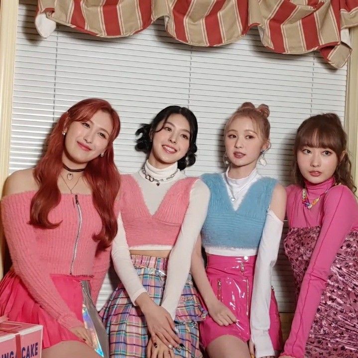 venikmamoo's tweet photo. this is a kpop group SKYLE and they are not promoted by the company, create tweets to draw attention to this issue
SKYLE DESERVE BETTER!!!
#GoodLuckTreatSKYLEbetter
#SKYLEdeservebetter
#promoteSKYLEwell
#SKYLE #스카이리
@official_skyle @Goodluck_Ent @onecooljacso https://t.co/moHGhrNx80