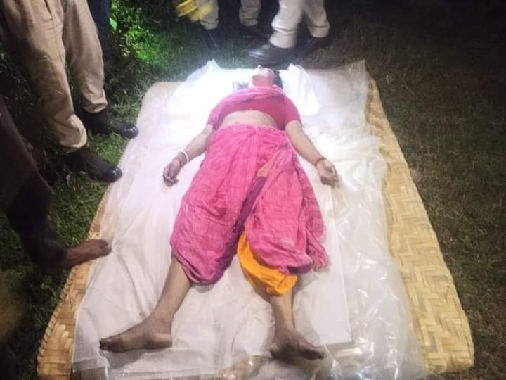 treeni's tweet photo. Goalpara, Assam: A married female BJP leader with two daughters had an affair with another married Muslim man, Hasinur Islam. The two had an argument inside a car yesterday, following which he brutally killed her and threw her body on NH-17. https://t.co/8Iz7WgctUN
