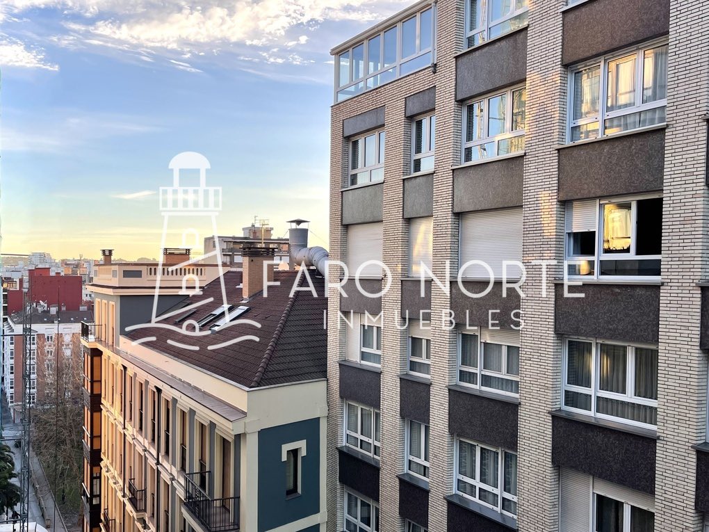 FaroNorteInmo's tweet photo. ¡Amplio y luminoso piso junto a Paseo de Begoña!

☀️ 9ª planta
📐 89 mts 2
🛏️ 3 habitaciones
🛁 2 baños
👨🏻 Portero 

💶 249.000€

#Gijón #RealEstate #Inmobiliaria https://t.co/olvGUaLYMs