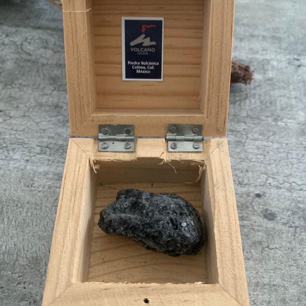 VolcanoColima's tweet photo. Piedra volcánica #ungranregalodelvolcan #volcandecolima #volcanocolima #colima https://t.co/RW1yBAH2NR