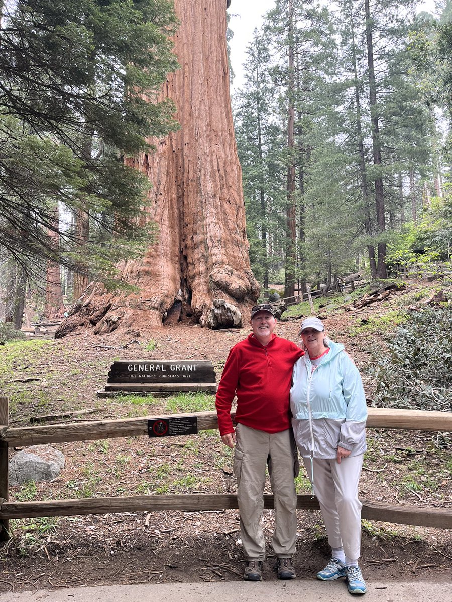 TfxcmanVaughn's tweet photo. Visiting Kings Canyon NP today home of General Grant giant Sequoia tree! #KingsCanyonNP #GeneralGrantTree https://t.co/FHDY7Mkey0