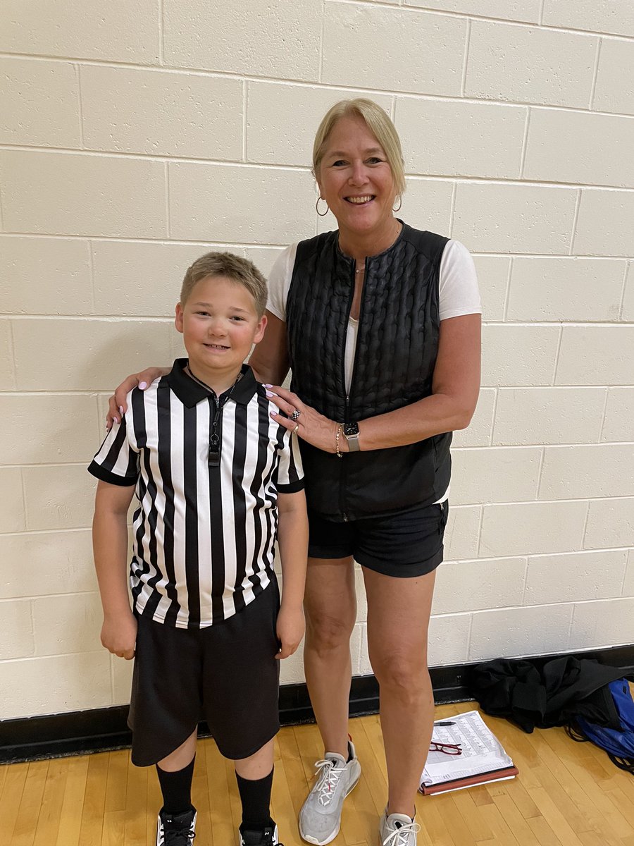 TeamTrevithick's tweet photo. @BrianMorley_Mi @Flintbballrefs Thanks for hosting and thanks for giving all the refs a great place to learn and grow their skills! Richard had a blast and he is still smiling from such a great experience. https://t.co/adqWwgL1bC