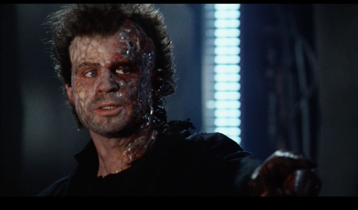 horrorlosers's tweet photo. Ha muerto a los 71 años TREAT WILLIAMS, inolvidable protagonista de HAIR o EVERWOOD y cara habitual de la serie B: icónico en DEEP RISING, policía zombi en DEAD HEAT, en uno de los mejores episodios de TALES FROM THE CRYPT y estrella en la saga THE SUBSTITUTE. Descanse en paz. https://t.co/fLN7t3KmAx
