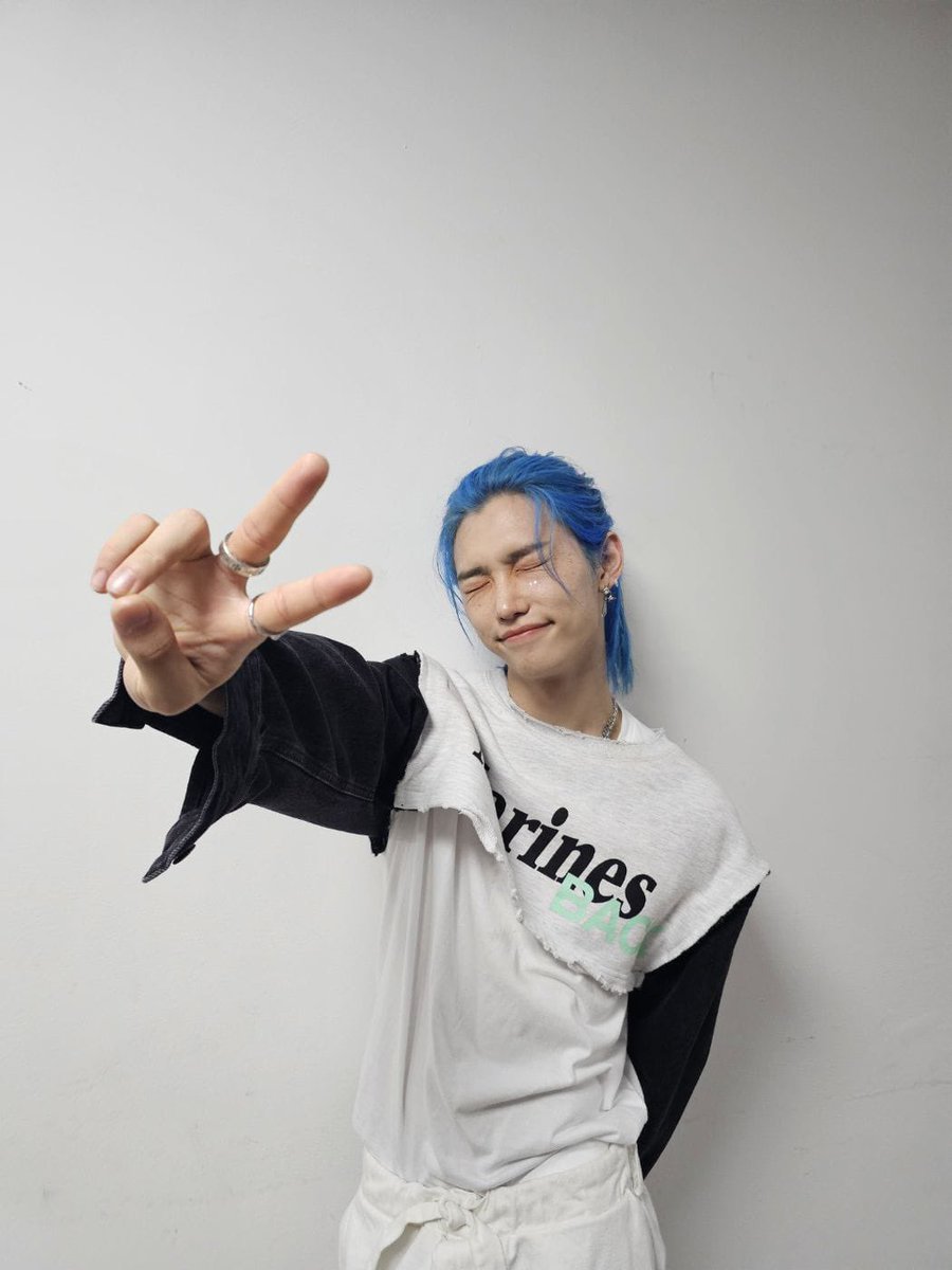 skzlatamproject's tweet photo. ¡Felix dijo que hará mukbang ASMR en vivo mañana! https://t.co/YX7dRNeiNT