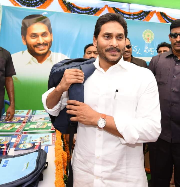 chennamsettyva1's tweet photo. శుభోదయం వైసీపీ సోల్జర్స్🇸🇱🇸🇱🇸🇱🇸🇱🇸🇱💓💓💓
😍🙏🙏🙏🙏🙏🙏🙏🙏🙏🙏🙏🙏🙏 
🌹🙏🌹🙏🌹🙏🌹🙏🌹🙏🌹🙏🌹🙏🌹 https://t.co/zzkXkHz3Pp