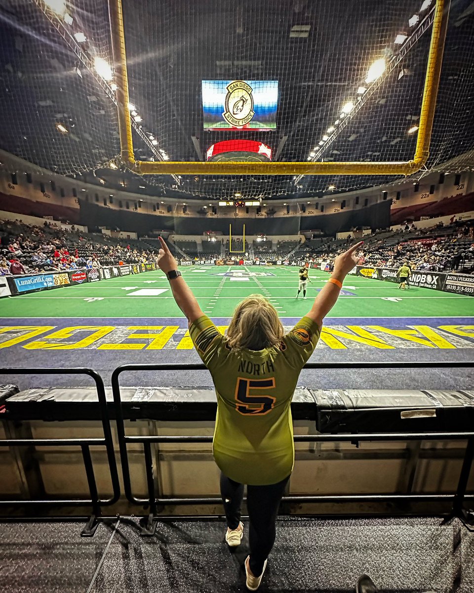 5northbolt's tweet photo. We ๐ our @sdstrikeforce team!
#support #strikeforce #sdstrikeforce #sandiego #california #sandiegofootball #indoorfootballleague #indoorfootball #football #ridewithus #bookaride #bombsaway #5northfamily https://t.co/bWzmuU0xJl