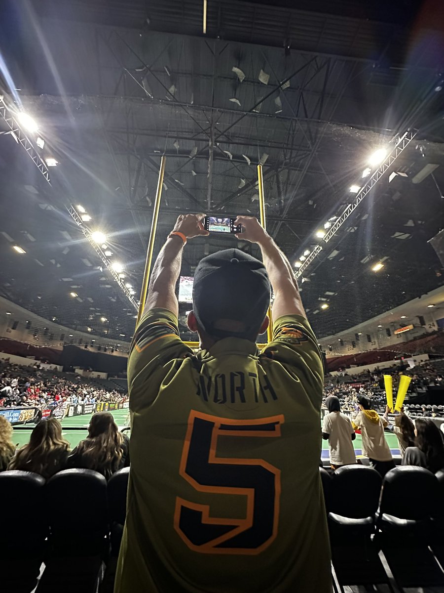 We 💚 our @sdstrikeforce team! 

#support #strikeforce #sdstrikeforce #sandiego #california #sandiegofootball #indoorfootballleague #indoorfootball #football #ridewithus #bookaride  #bombsaway #5northfamily