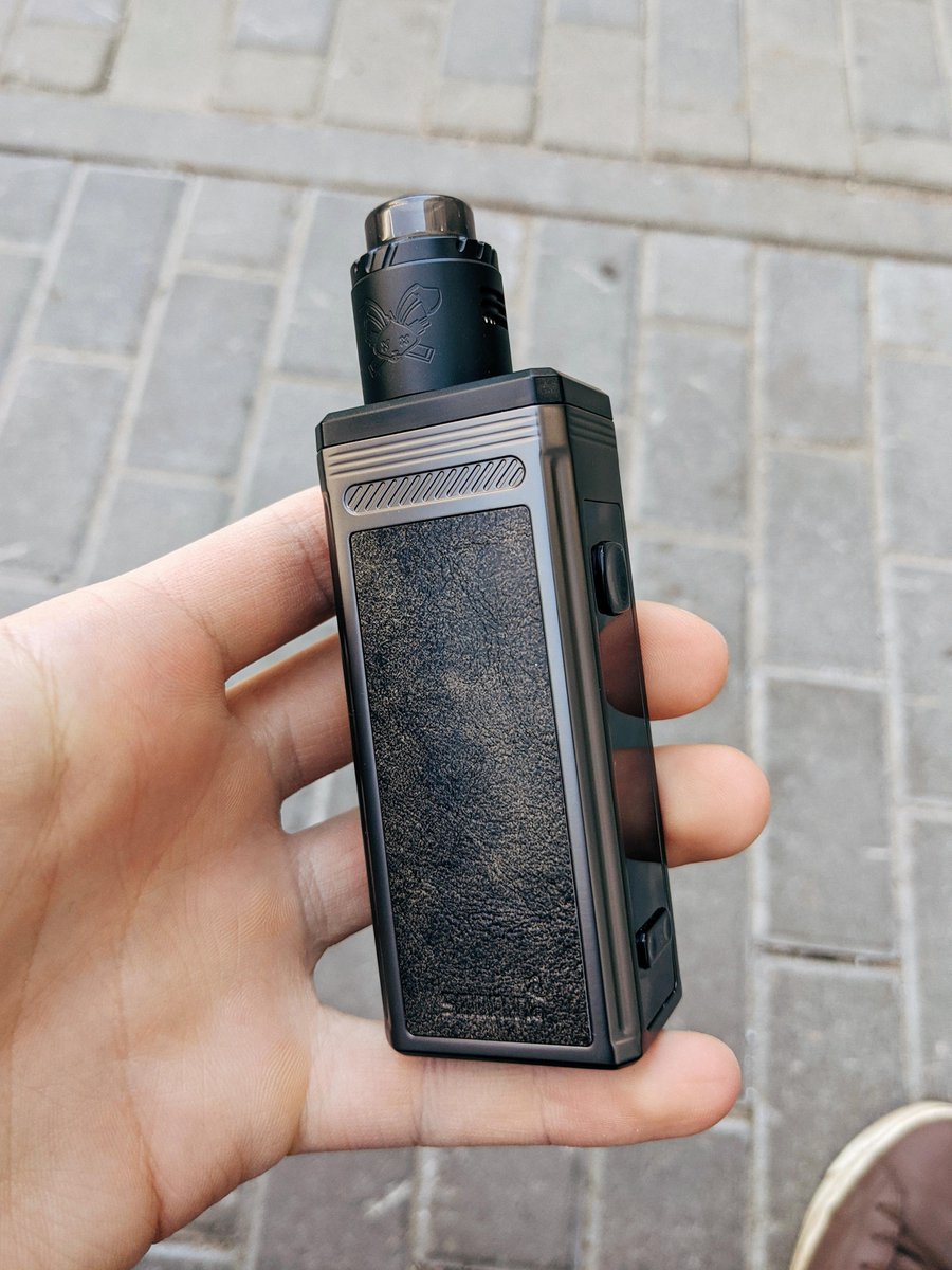 Boxy boy [by shrgn]
  
 #vapeLife #vape