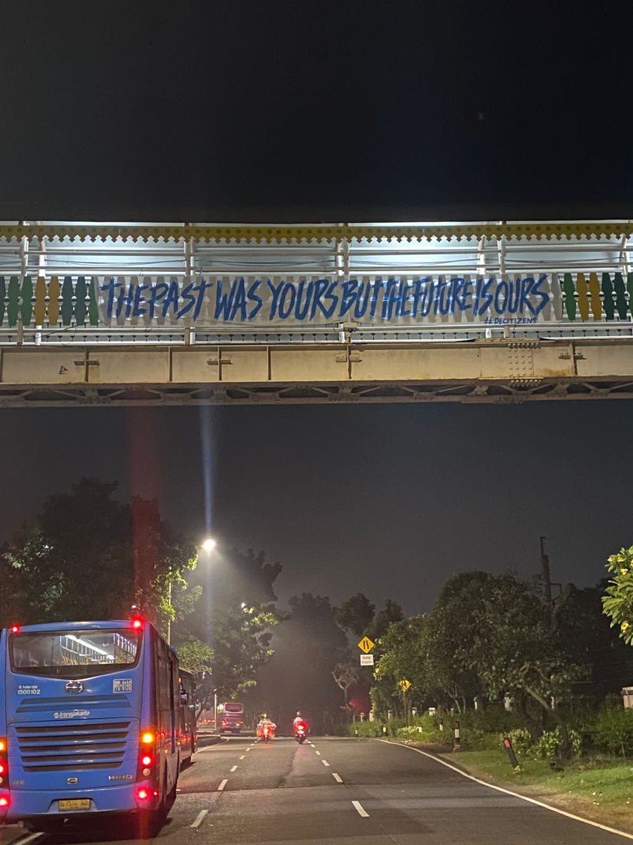 Tolong @PolresManchester dicek kok bis iring-iringan belom sampe Depok. Udah ditungguin <a href="/MCSCI_Depok/">Decitizens</a> nihhh