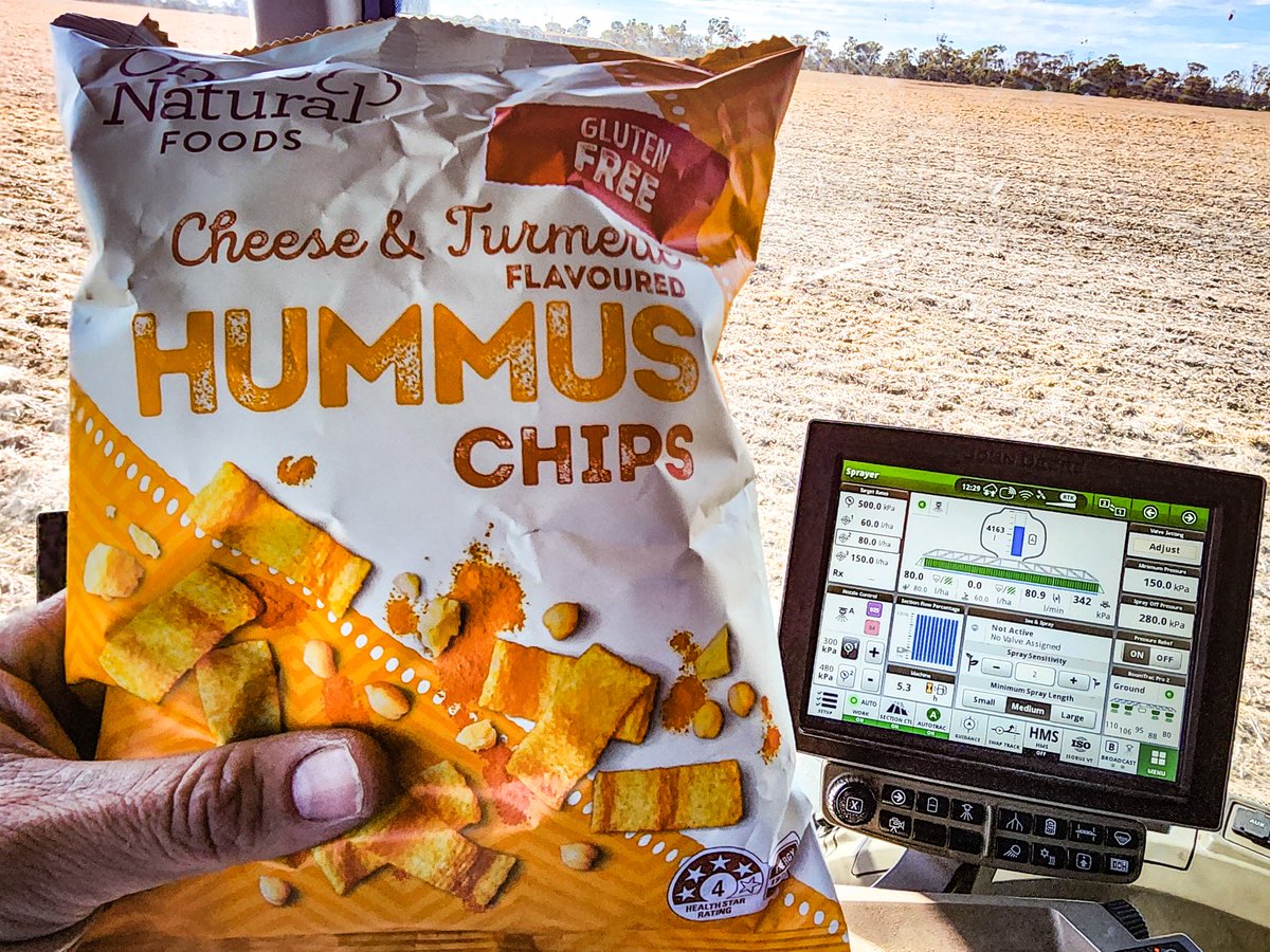 Grain buyer just dropped in to return some old crop Chickpeas while new crop is being tucked in. #Plant23