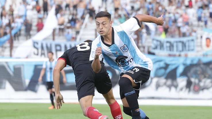 BELTRAMONE TAMBIÉN SE VA
Exequiel Beltramone deja de ser jugador de Gimnasia y podría sumarse a un rival directo.

El habilidoso volante debe volver a Talleres de Cordoba, club dueño de su pase, pero volvería a salir a prestamo en este caso a Chacarita.