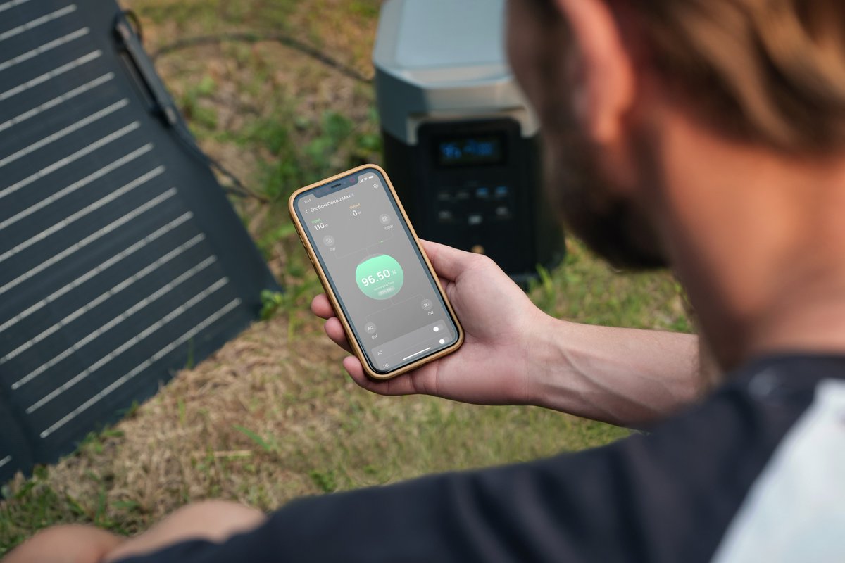 EcoFlowTech's tweet photo. Step into the savings zone 💰📱 Our #EcoFlowDELTA2Max's Smart Automation Control  allows you to warp time and avoid peak rates, putting money back in your pocket.

Save more bills now 🛒:https://t.co/lGuUDMWTtG
#DitchGasGoSolar #EcoFlow https://t.co/nUrAk1X0Gv