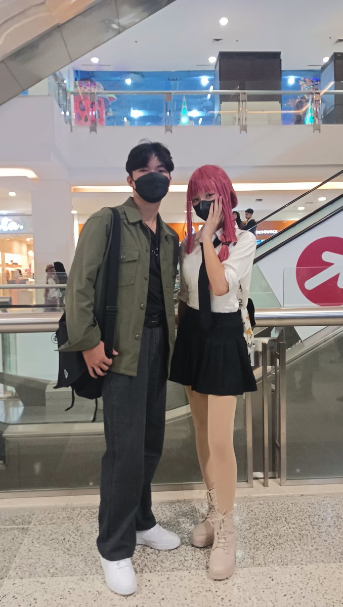 Monno_toon's tweet photo. Found local Makima Cosplayer!! Keren bat ga siii, dont forget to check her insta🫠
Also u can check my other Fanarts on instagram @Monno_toon 
#chainsawman #makima #chainsawmanfanart #cosplay #cosplayergirl #art https://t.co/u0o0Sbq0KE