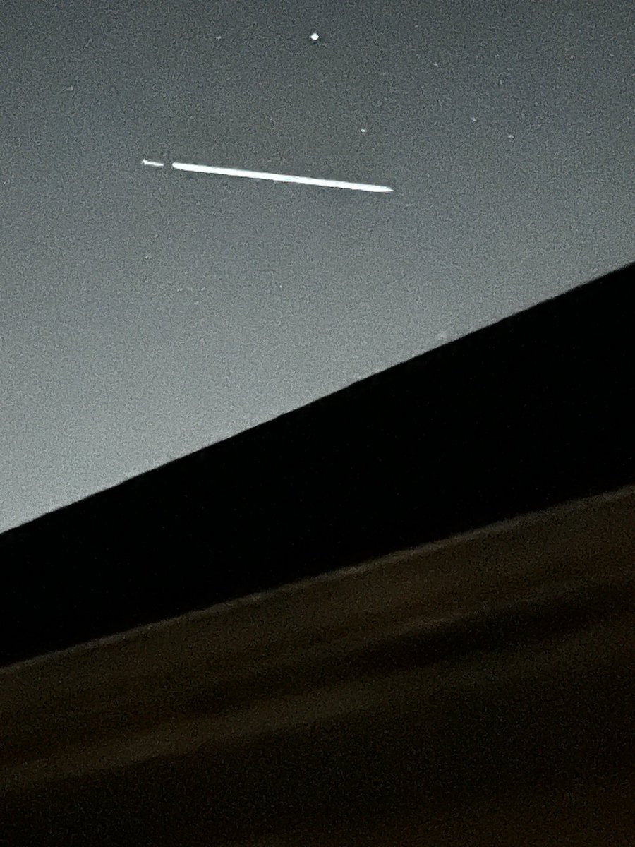 seankerin's tweet photo. @AmomalypseWow Just had the same thing fly over our house in Virginia https://t.co/pUD8hZjWnk
