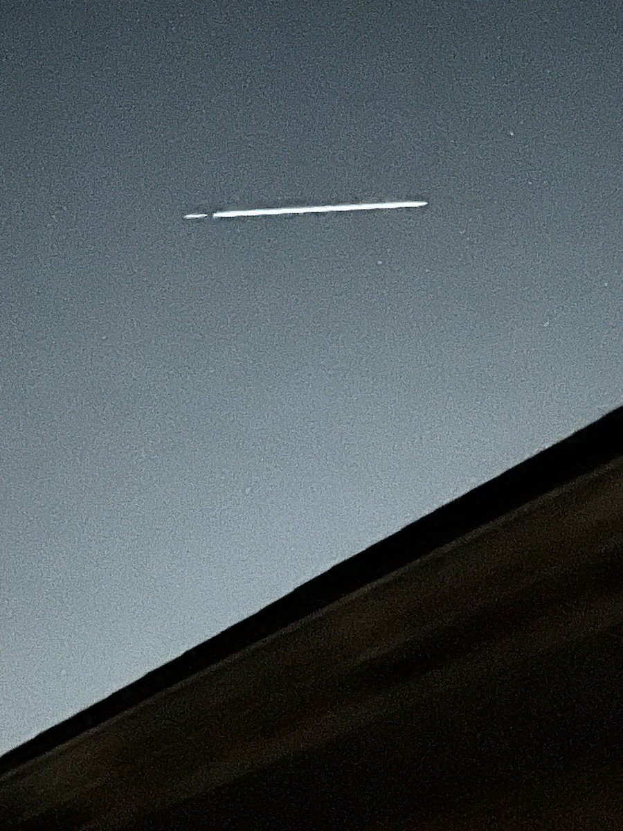 seankerin's tweet photo. @AmomalypseWow Just had the same thing fly over our house in Virginia https://t.co/pUD8hZjWnk