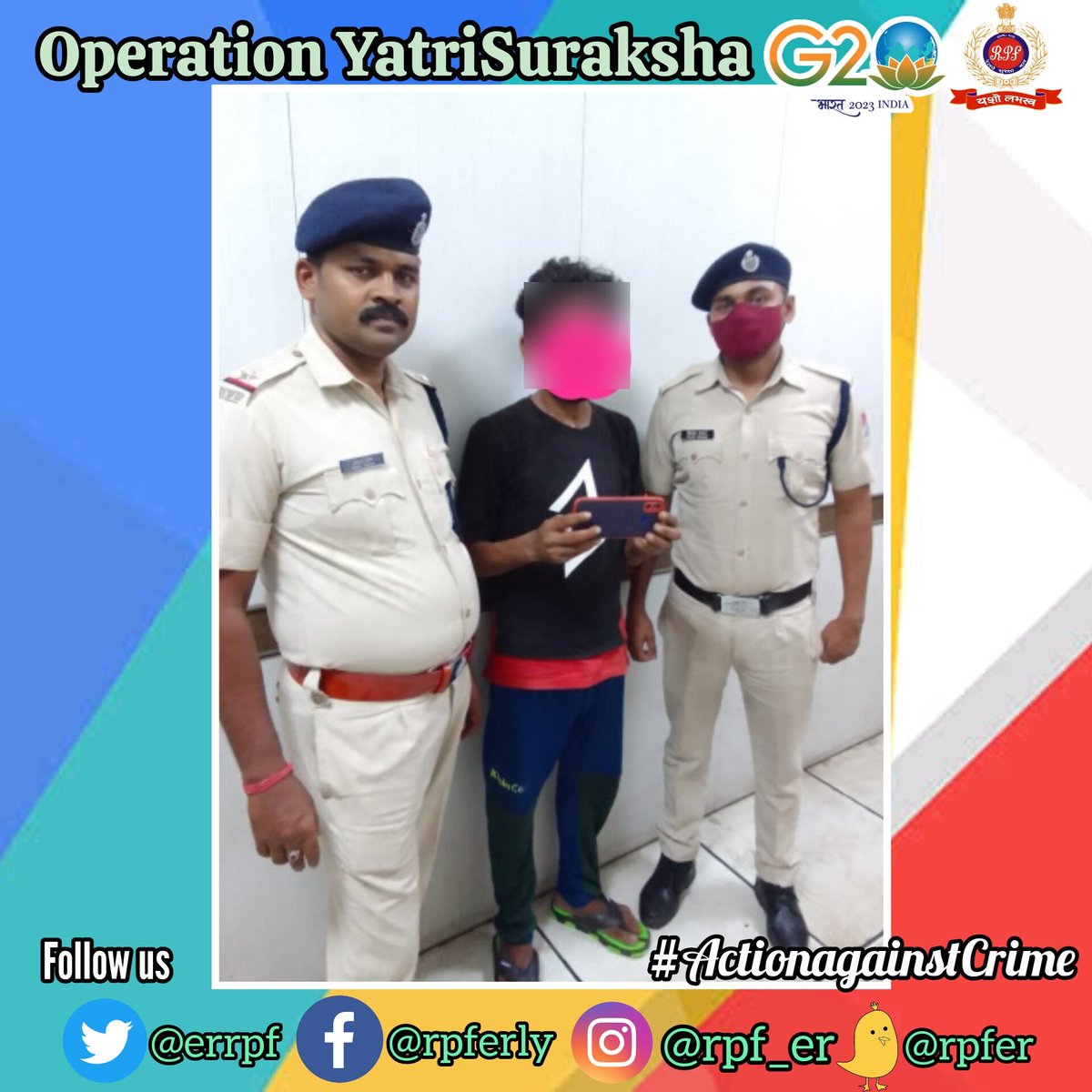 ErRpf's tweet photo. Arrested 01 criminal.....Seized 01 stolen mobile phone worth Rs.11,000/-.
#OperationYatriSuraksha
#Sentinelonrail
#ActionAgainstCrime
@RPF_INDIA @RailMinIndia @EasternRailway https://t.co/kdirYJfrey