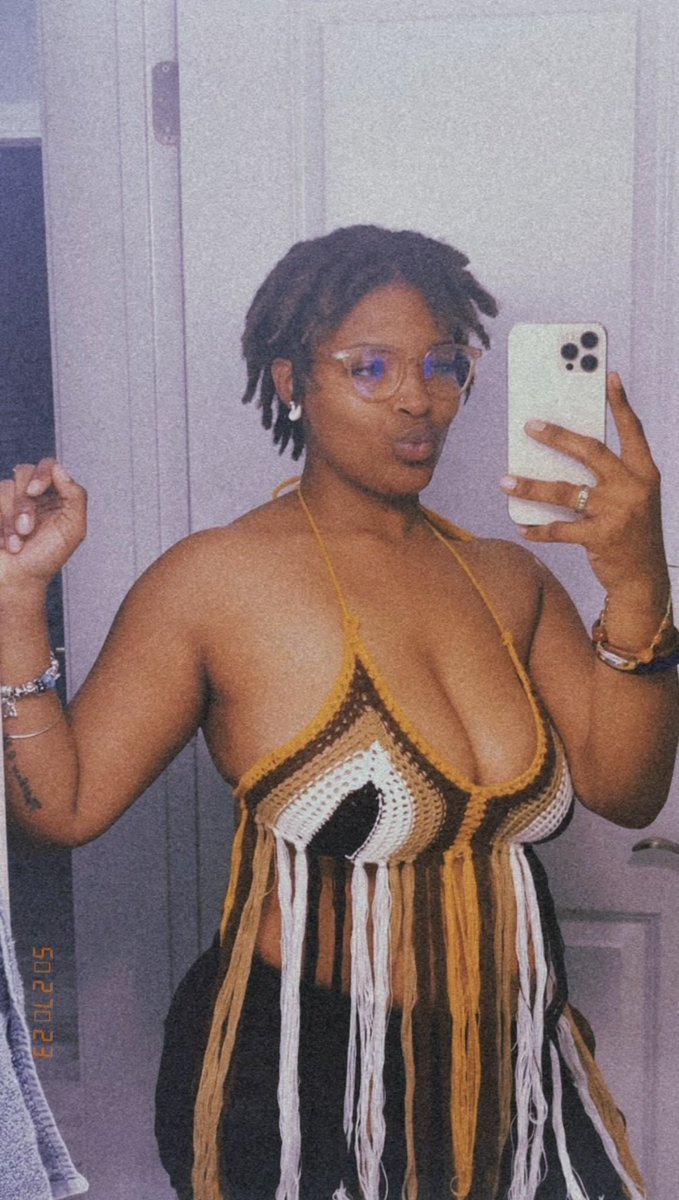 arixira_'s tweet photo. Hey, just checking in. Go follow @ thehoodherbalhealer on IG for all of your herbal healing needs ASAP🤎

Herbs. Seamoss. Birth Support. Teas. Smoke Blends. Tinctures. Psychic Readings + more 🌱 #WholisticApothecaryNearYOU

It gets real over there, head dat way! https://t.co/EPcXf4oQPY