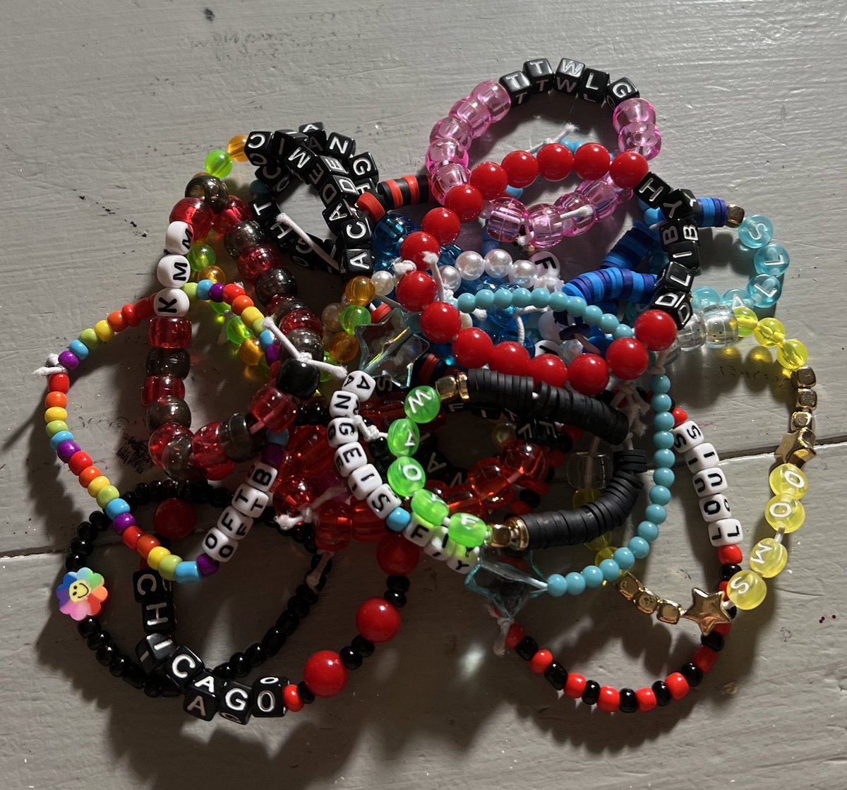 fiftdtrry's tweet photo. I am trading bracelets in milwaukee at the Louis show!! https://t.co/D6RCdmTIaq
