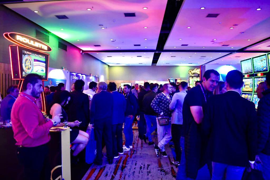 gat_expo's tweet photo. Próximo evento #GATShowcase
el 7 de septiembre en la capital de Colombia. Nos encanta confirmar a la familia del Gaming con negocios en la región que @PragmaticPlay @Novomatic_Games @Win_Systems @IGTNews @BetConstruct, firmas icónicas , han asegurado su espacio de expositores https://t.co/HM27Uoy5aO