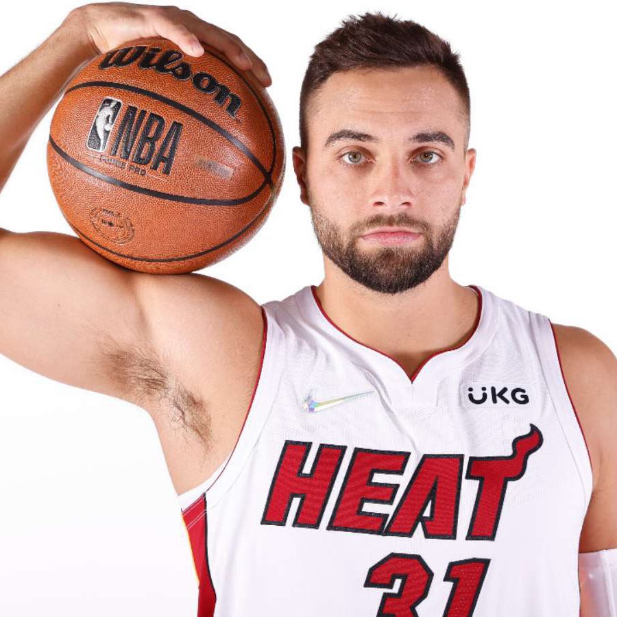 CelticsMuse's tweet image. 🥶🥶Max Strus in the Finals:
5.8 PPG
23.3 FG%
18.8 3P%
Celtics dodged a bullet. 🔥🔥🔥