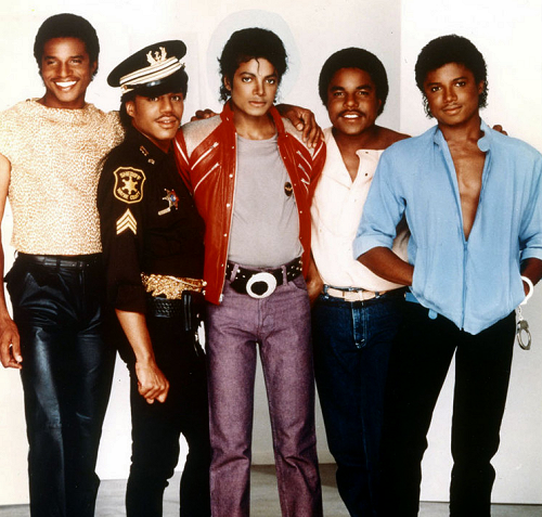 HitMusic70s's tweet photo. Now Playing: Blame It On The Boogie by The @Jacksons - Listen at https://t.co/inAKQ9dgBg
 Buy song https://t.co/6n7rzZ4dWe https://t.co/2pvz9t3sYC