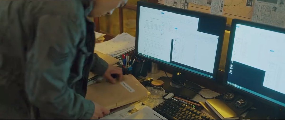 how come they didn't ask any questions about those computers, it seems they didn't even notice.. that computer alone proves he is from the future 🤣
#MyPerfectStranger #MyPerfectStrangerEp13