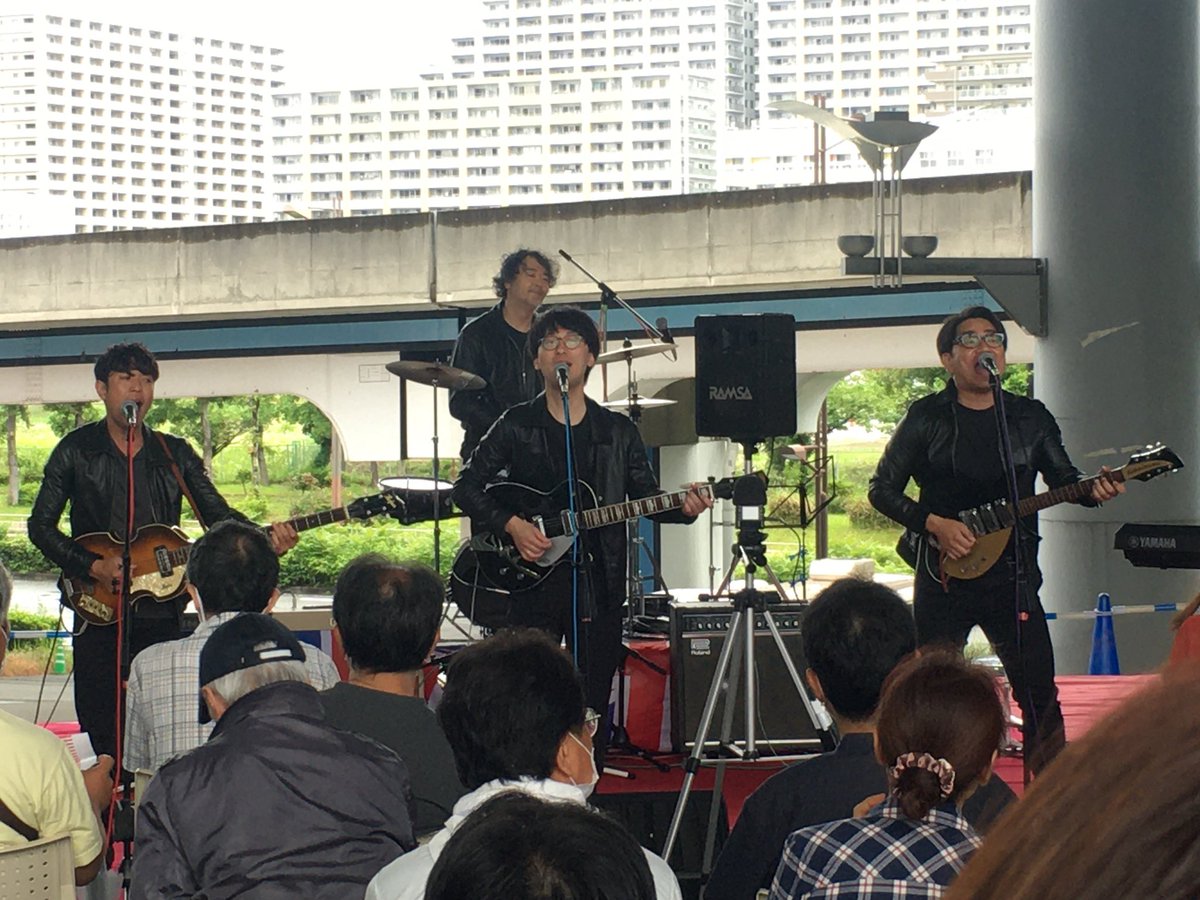 nobedforBJ's tweet photo. Clarabella
革ジャンで初期ナンバー🎵ジョンの構えとポールのベースの持ち方にこだわりを感じました。パワフルなステージでした！ https://t.co/tGeXQ498X2