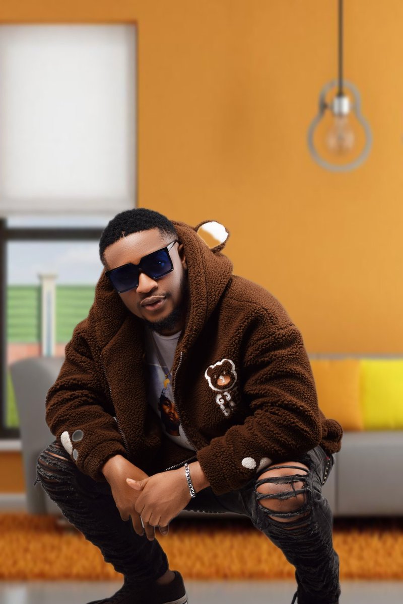 mrbuzor's tweet photo. Hi Twitterians! Abi Twitterers ? I don carry my coconut head come here. #PictureOfTheDay #photography  #naijaboy #mrbuzor https://t.co/yVtqcvummA