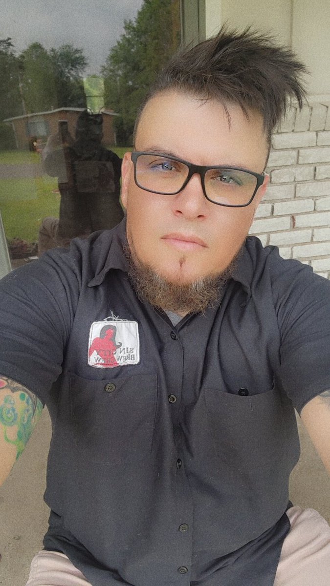 TtvJus's tweet photo. Streaming today wearing a shirt that the late @OGSnoflake72 wore was not just an honor but it was a way for me to find my own closure. He always called me a pretty mf lol...I miss my friend...I miss the calls but I know he watches over all of us! #RIPOG #BEKIND https://t.co/DAmxdNUJj8