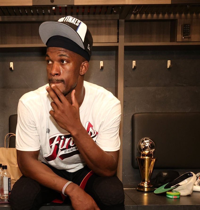 Máximo respeto para Jimmy Butler. Nos emocionó a todos, lideró los batacazos y una lesión lo privó de poder mostrar su mejor versión pero lo que hizo nunca se olvidará.