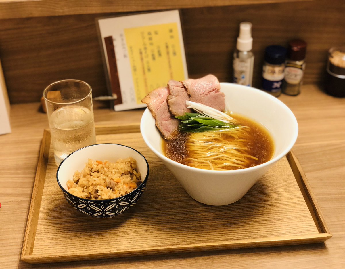 この2ヶ月食べたラーメンのBEST4
十三 『中華そば 桐麺』
門真 『麺や ゆた花』
南森町 『らーめん 颯人』
姫島 『中華そば 紆折』

(順不同)