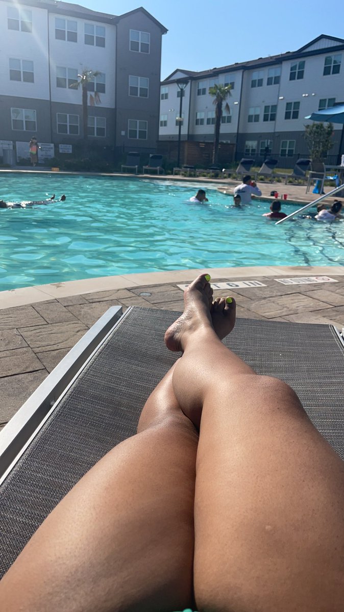 Sun kissed and summer-ready with a fresh pedicure 🤍✨

#influencer #influencers #pedicure #POOL #austintexas #Austin #ATX #bloggers #InfluencerMarketing #socialmedia #media #socialmediainfluencer